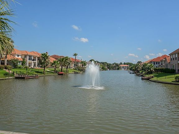 2nd image of 19055 Windsor Palms Dr