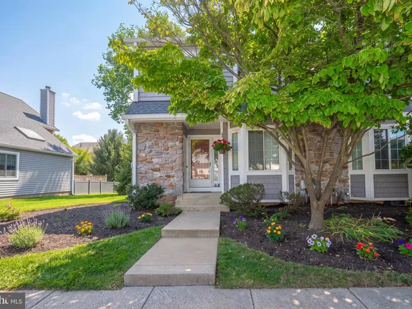 7 Lantern Ln #7, Wayne, PA 19087