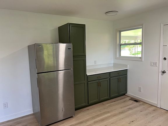 3rd image of 6018 McMillan Cir