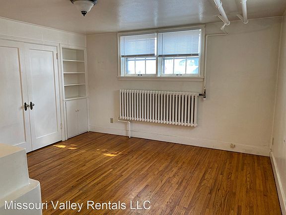 2nd image of 212 W Broadway Ave APT 5