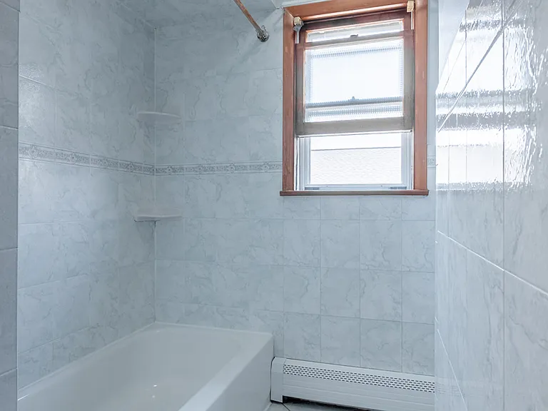 430 Sylvan St #1 — Photo 15