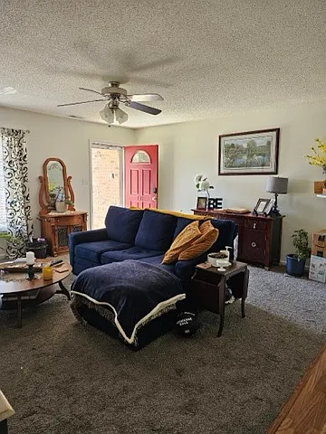 131 Wellsboro Ct — Photo 6