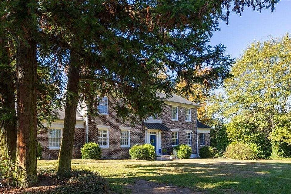 1st image of 4860 Forsyth Rd