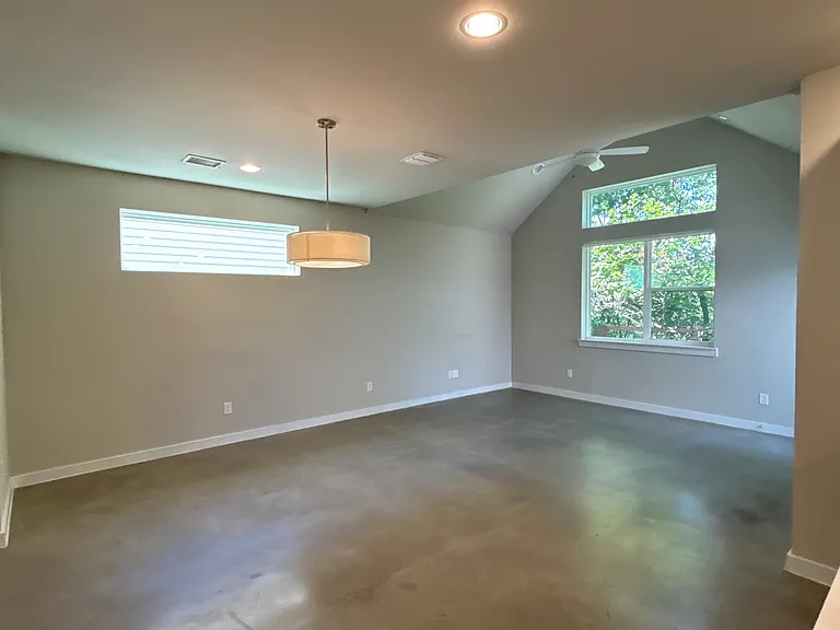 1229 Clifftop Ln — Photo 7