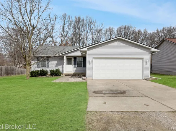 516 Allen St, Clio, MI 48420