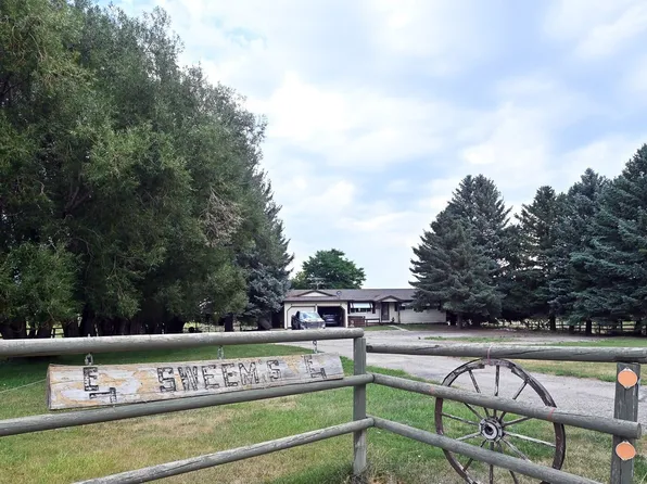 15 Pine Ln, Sheridan, WY 82801
