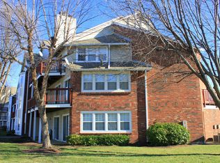 228 Shirley Ridge Dr, Saint Charles, MO 63304