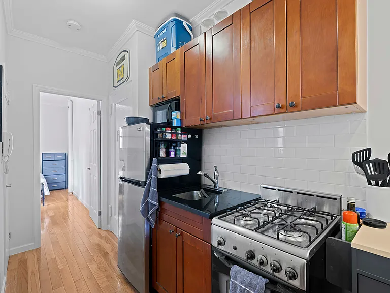 235 E 27th St #2B — Photo 5