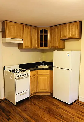 Rented by Kahen Properties | media 16