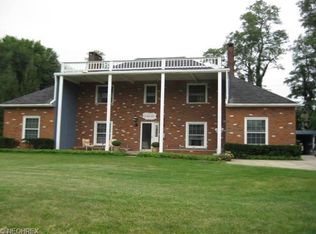 21515 Avalon Dr, Rocky River, OH 44116