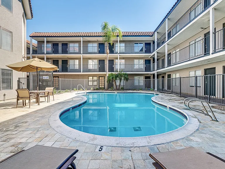 The Presidio Apartments — Photo 3