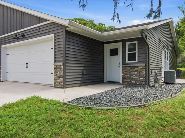 1321 Carpenter Avenue, Eau Claire, WI 54703