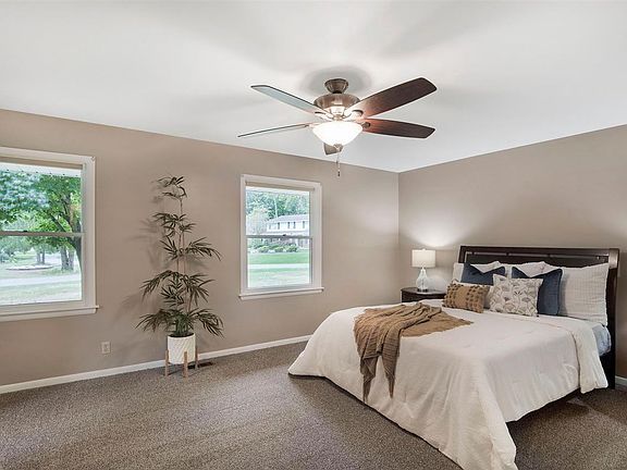 5th image of 1732 Sevenoaks Dr