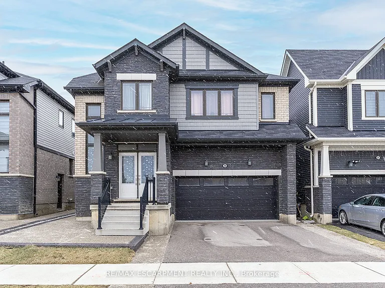 22 Whithorn Cres #LOWER — Photo 1