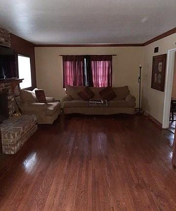 3rd image of 443 E Covina Blvd