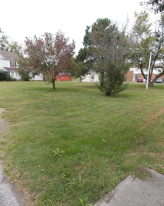 1st image of 204 Dennis Ln
