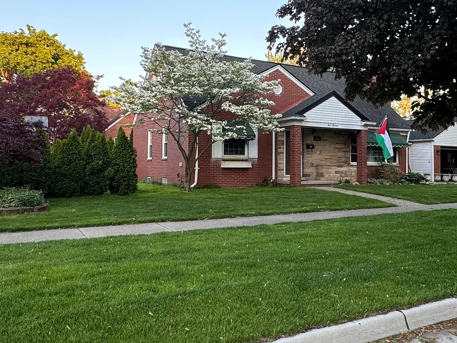 S Silvery Ln, Dearborn — Photo 4