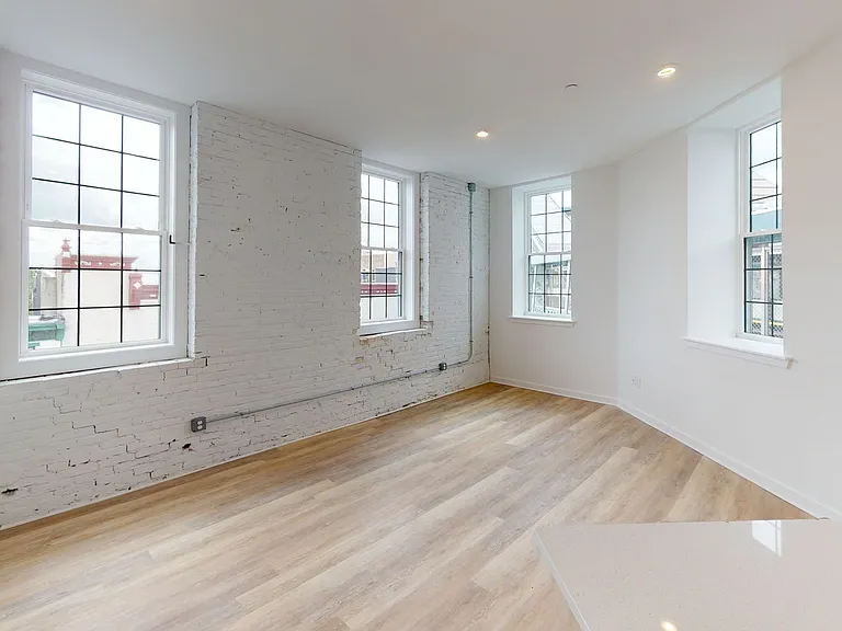Bromley Dwelling — Photo 19