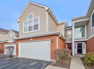 774 Old Checker Ct, Buffalo Grove, IL 60089