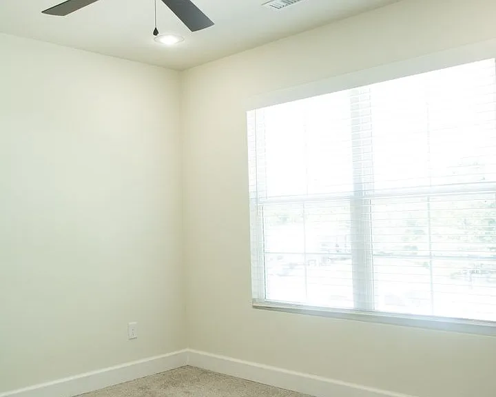 158 N Centennial Ave — Photo 29