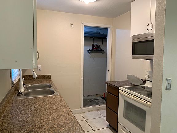 5th image of 301 Crown Blvd