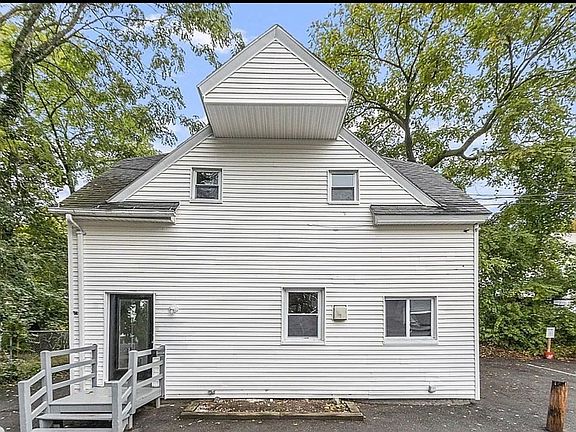 2nd image of 17 Gage St
