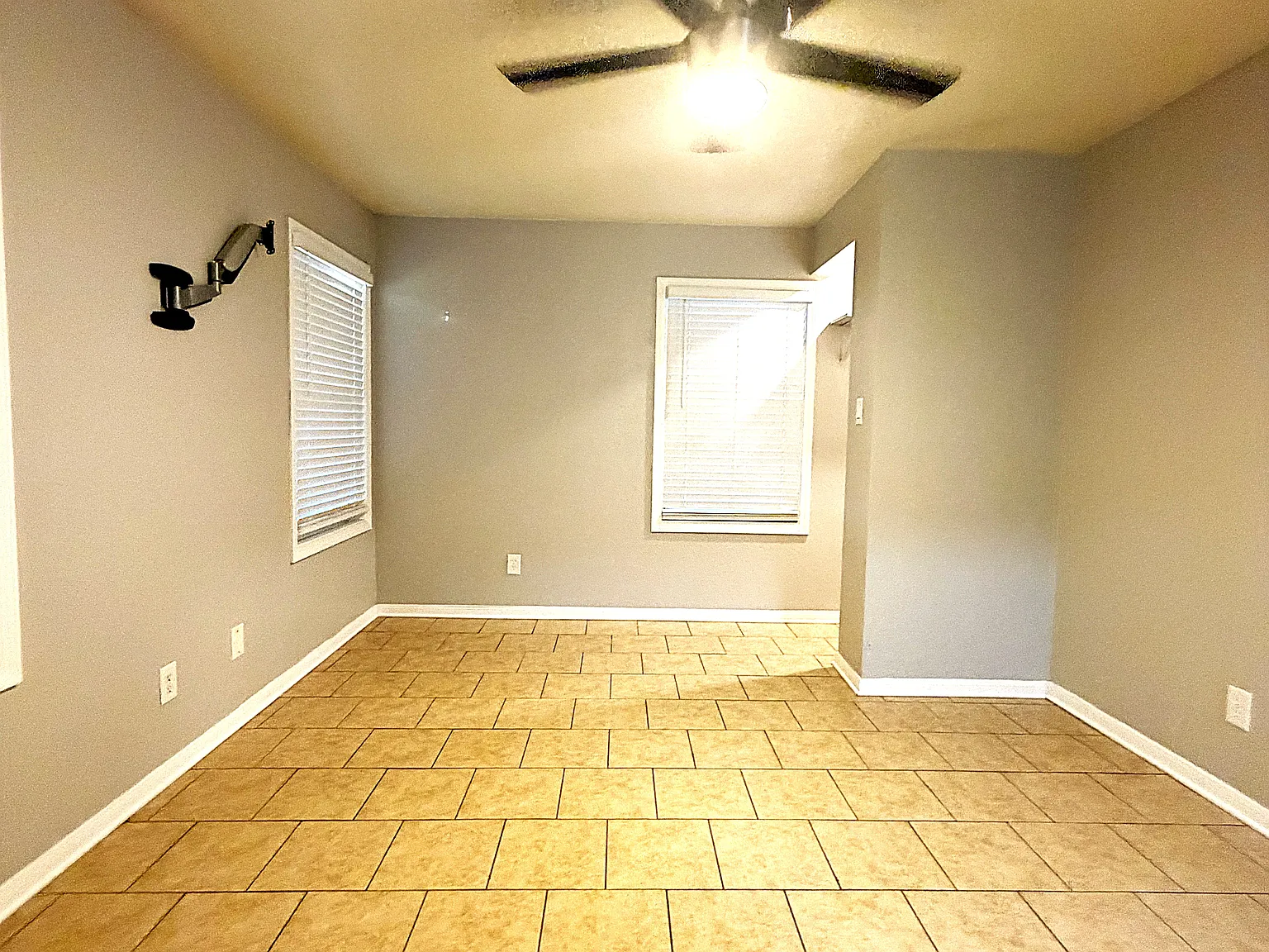2 bed, 756 sqft, $1,195 — Photo 4
