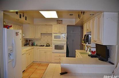 4th image of 8971 Amoruso Ave