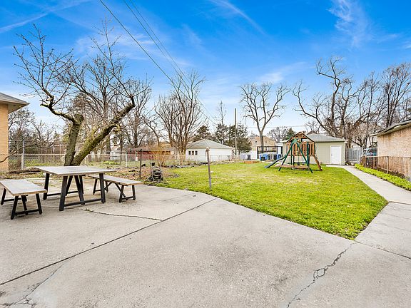 3rd image of 2026 N Sayre Ave