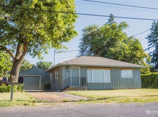 835 NE Spitzenburg St, College Place, WA