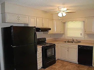 4th image of 604 Woodlake Dr