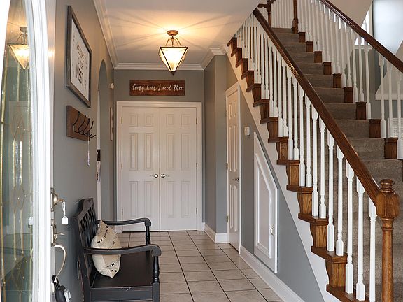 4th image of 95 Joycelyn Dr