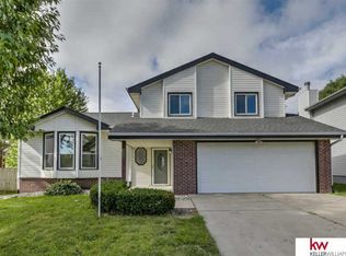 917 Sycamore St, Bellevue, NE 68123