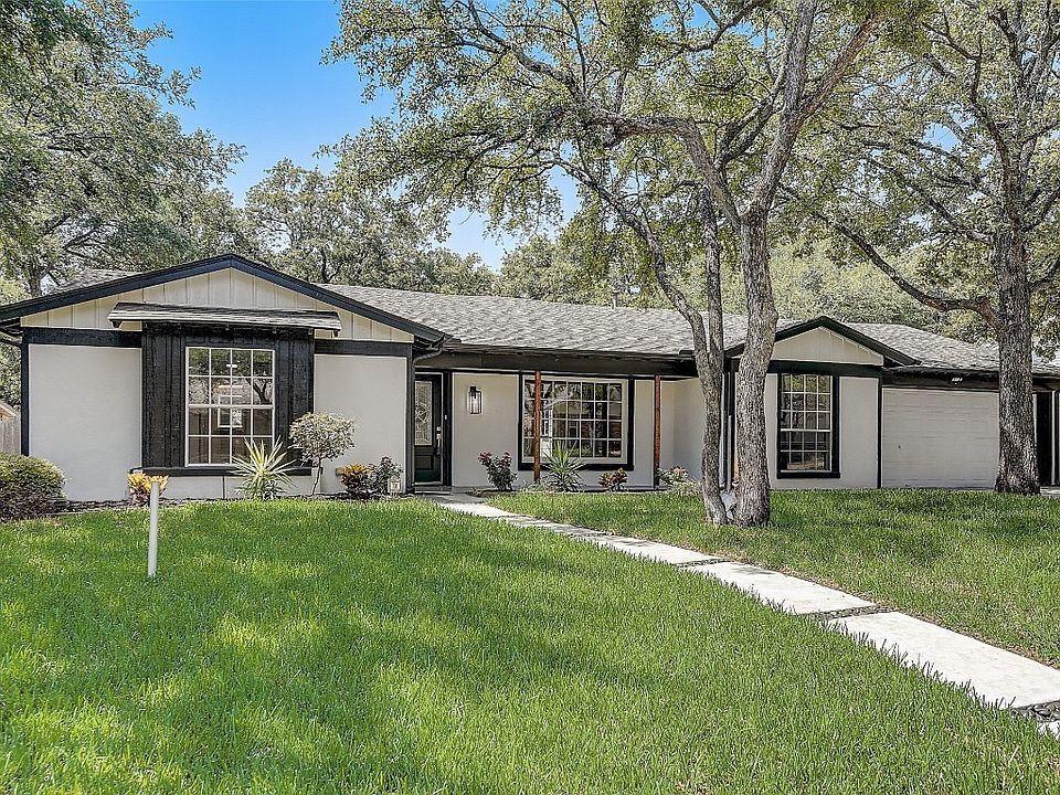 1st image of 700 Kentwood Cir