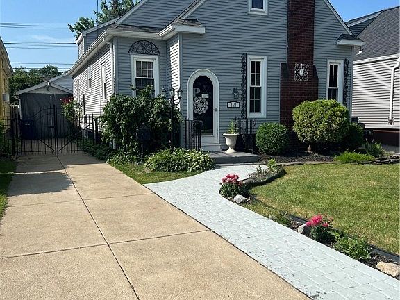 5th image of 121 Whitehall Ave