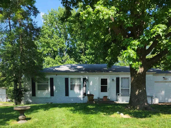 113 N Lark Ln, Carbondale, IL 62901