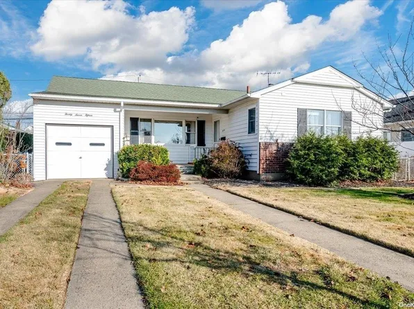 2715 Harvey Drive, North Bellmore, NY 11710