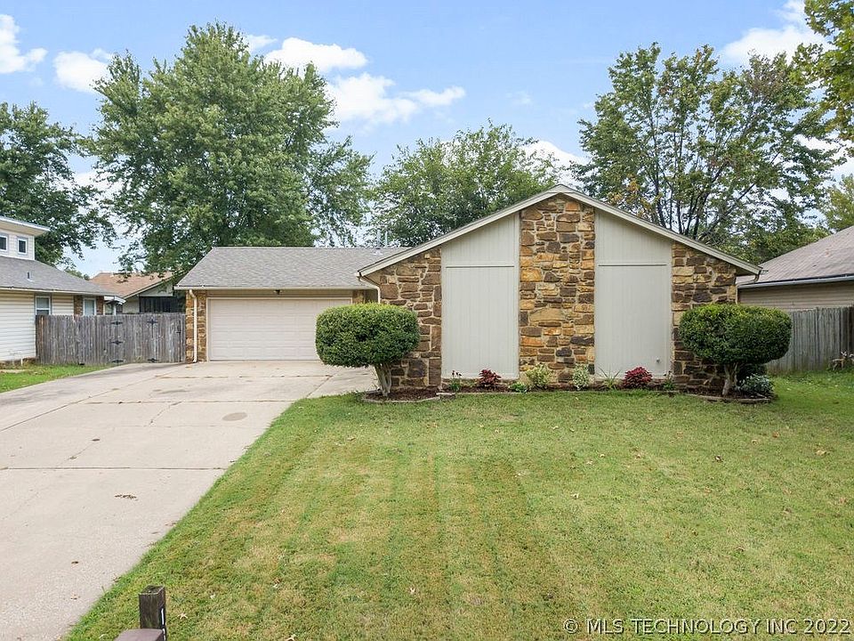 1st image of 1307 E 140th Pl