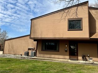 26637 Lake Of The Falls Blvd, Olmsted Falls, OH 44138