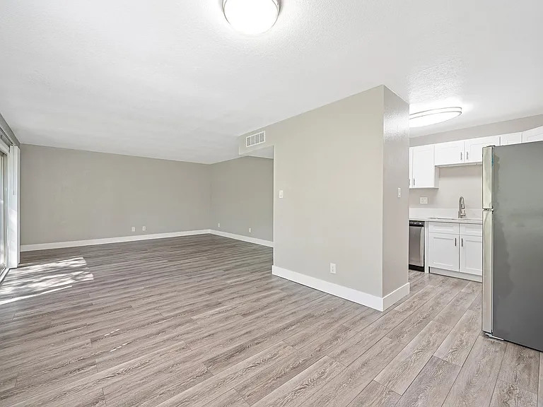Rollingwood Condominium Rentals — Photo 11