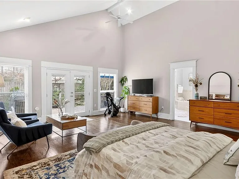 865 Monroe Cir NE — Photo 33