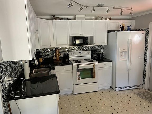 5th image of 263 W La Vista Dr #263