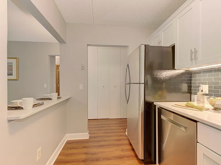 10531 Cedar Lake Rd #213 — Photo 34