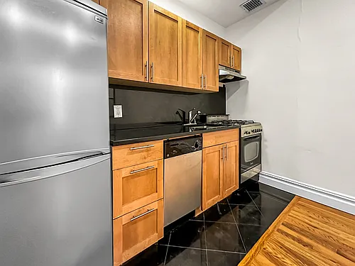 250 W 105th St #2E Photo 1