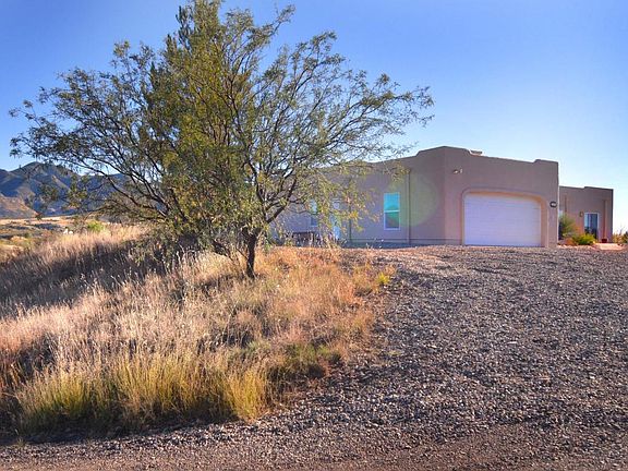 5th image of 405 Sierra Ln