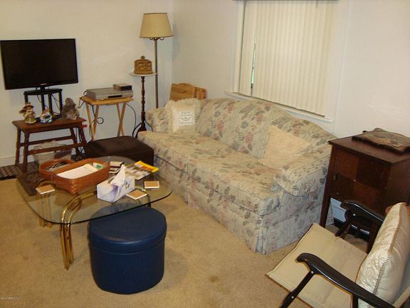 4th image of 103 Heidel Ln