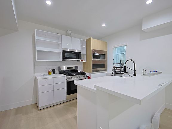 5th image of 1321 N June St #3