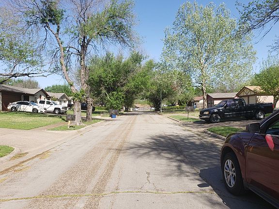 4th image of 1137 Tracy Ln