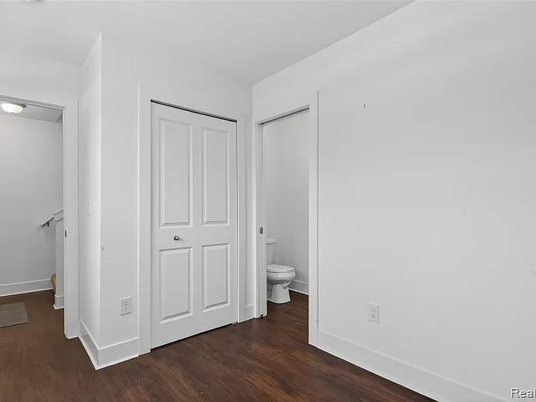 2925 Square Lake Ct — Photo 16