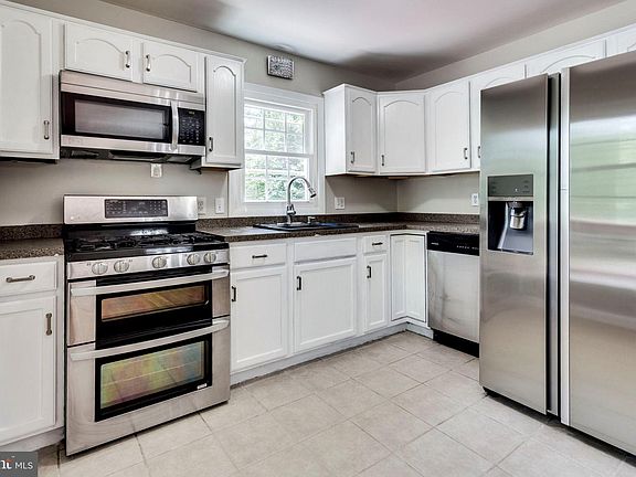 5th image of 4811 Poplar Dr